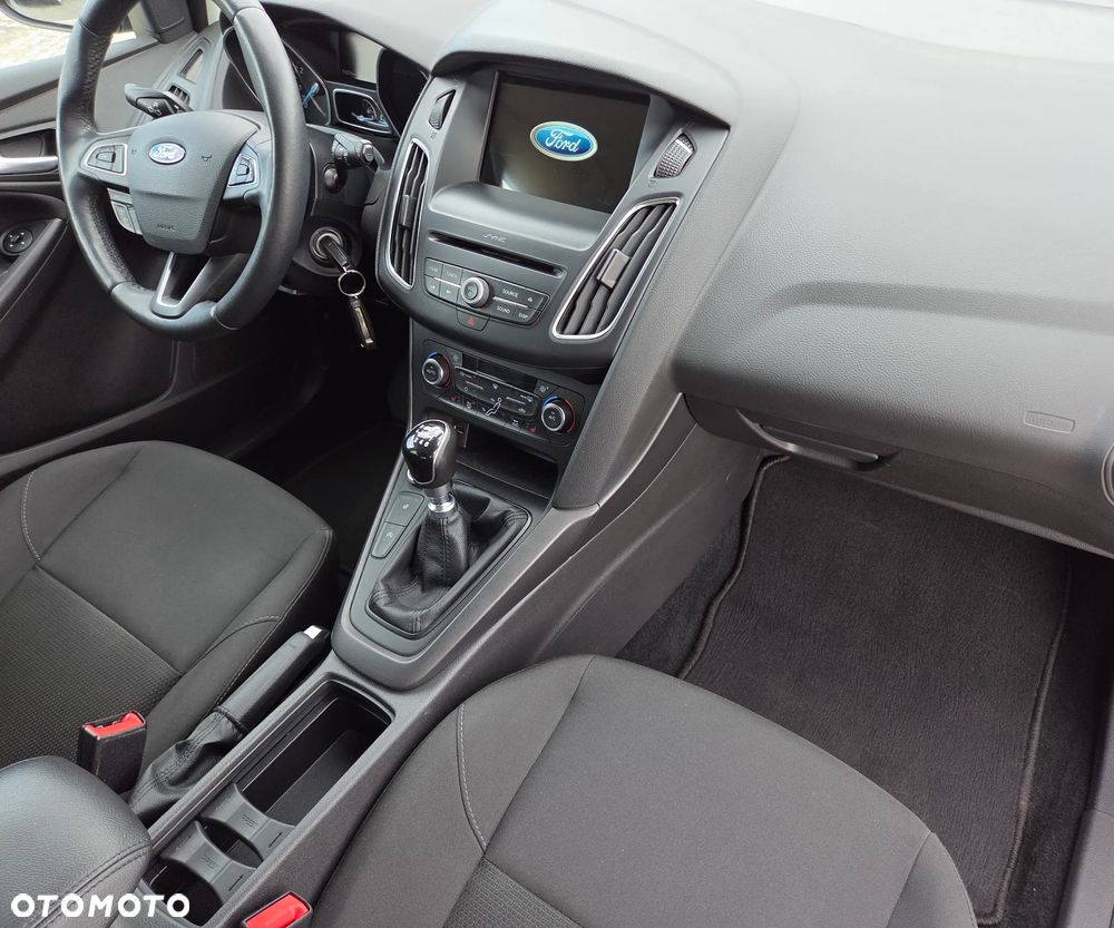 Ford Focus 1.0 EcoBoost Trend Edition Business - 19