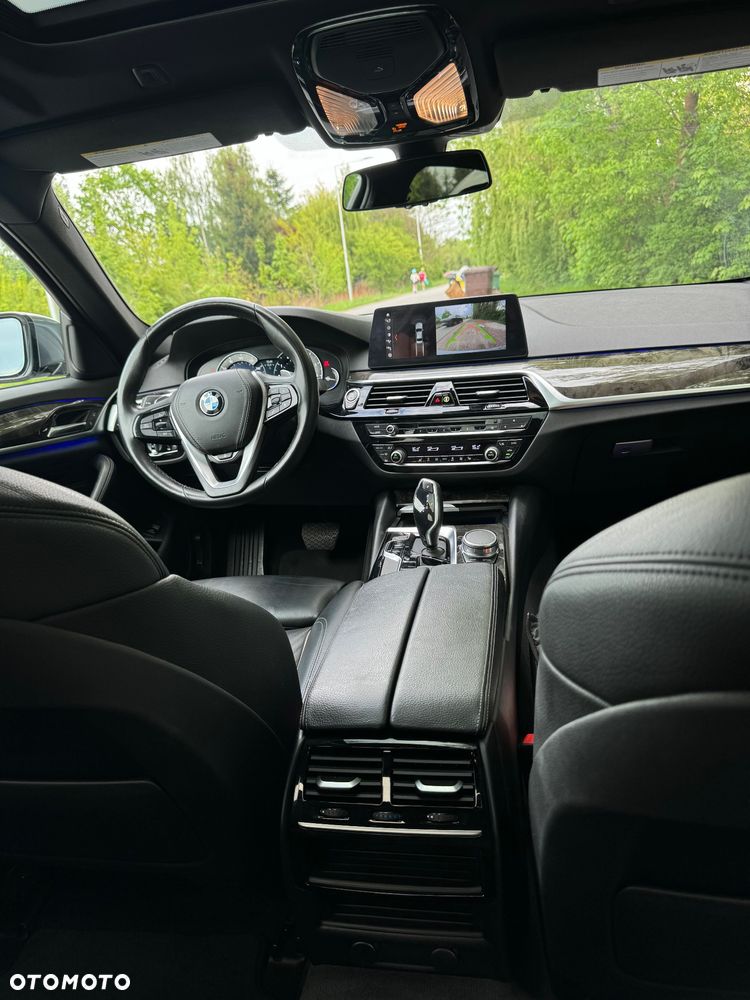 BMW Seria 5 530i xDrive Sport Line - 33