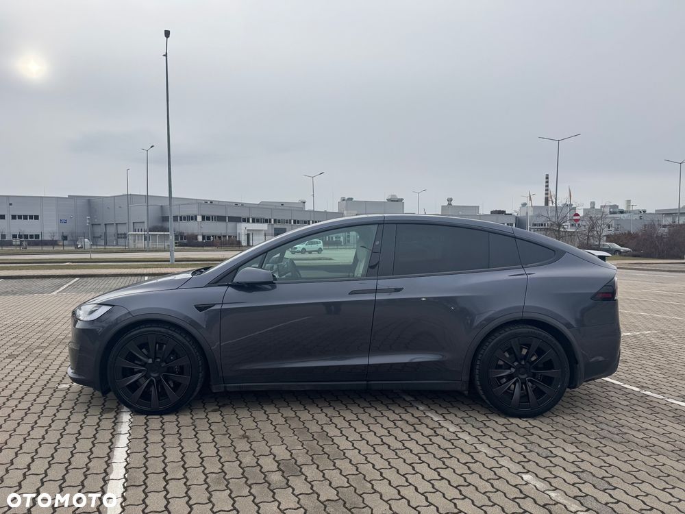 Tesla Model X Plaid - 4
