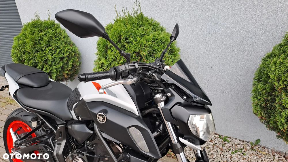 Yamaha MT - 7