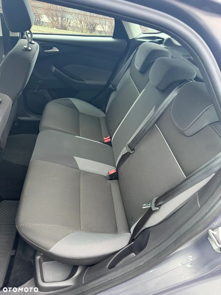 Ford Focus 1.6 Ambiente - 13