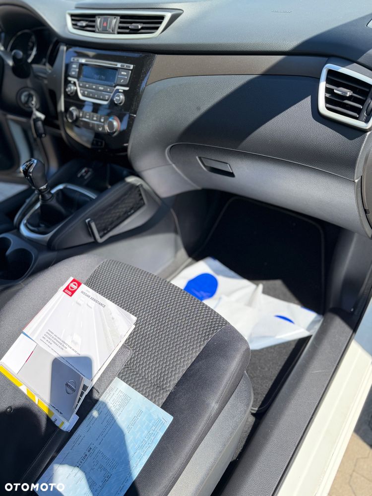 Nissan Qashqai 1.2 DIG-T N-Vision - 25