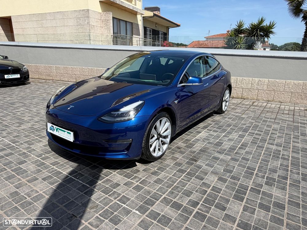Tesla Model 3 - 3