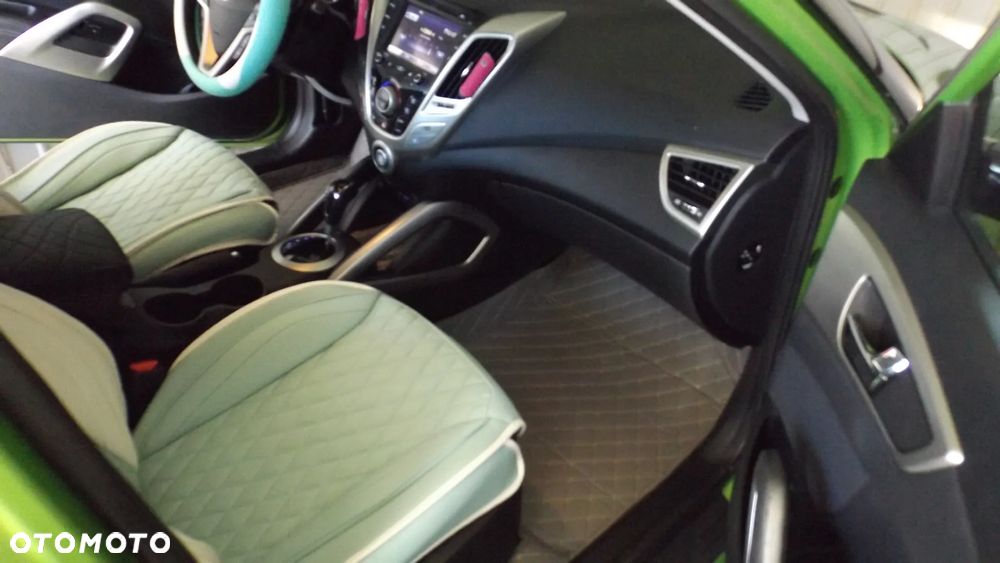 Hyundai Veloster 1.6 DCT Premium - 10