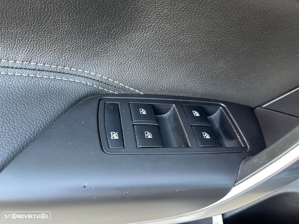 Opel Insignia 2.0 CDTI executive S/S - 47