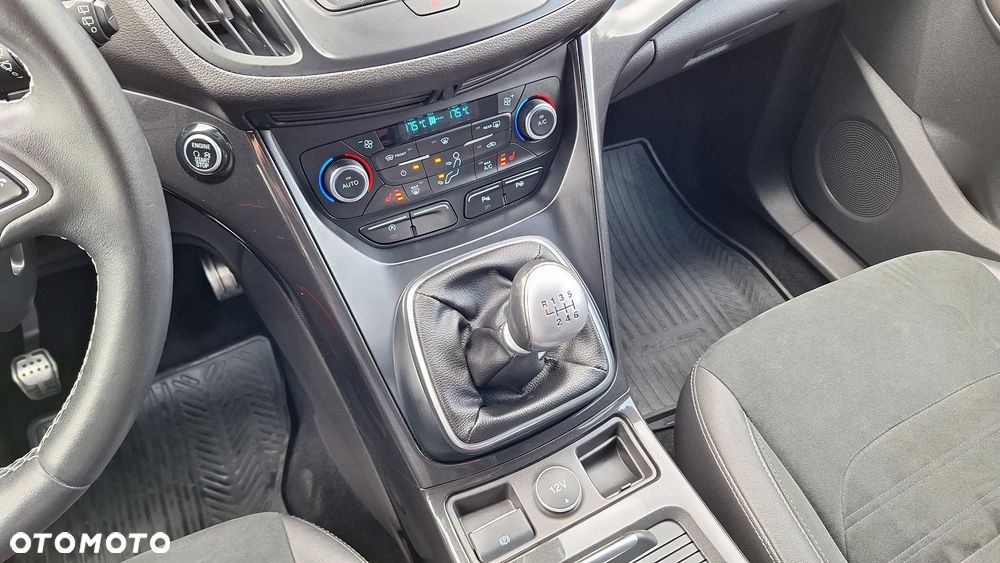 Ford Kuga 1.5 EcoBoost FWD ST-Line - 17
