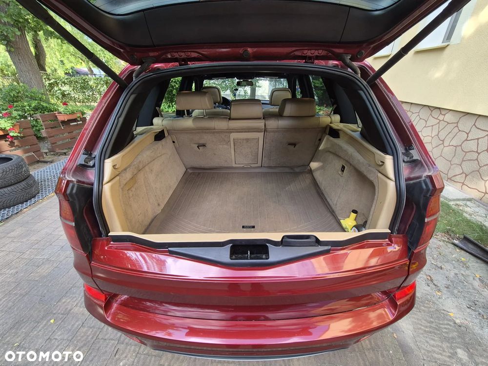 BMW X5 5.0i xDrive - 12