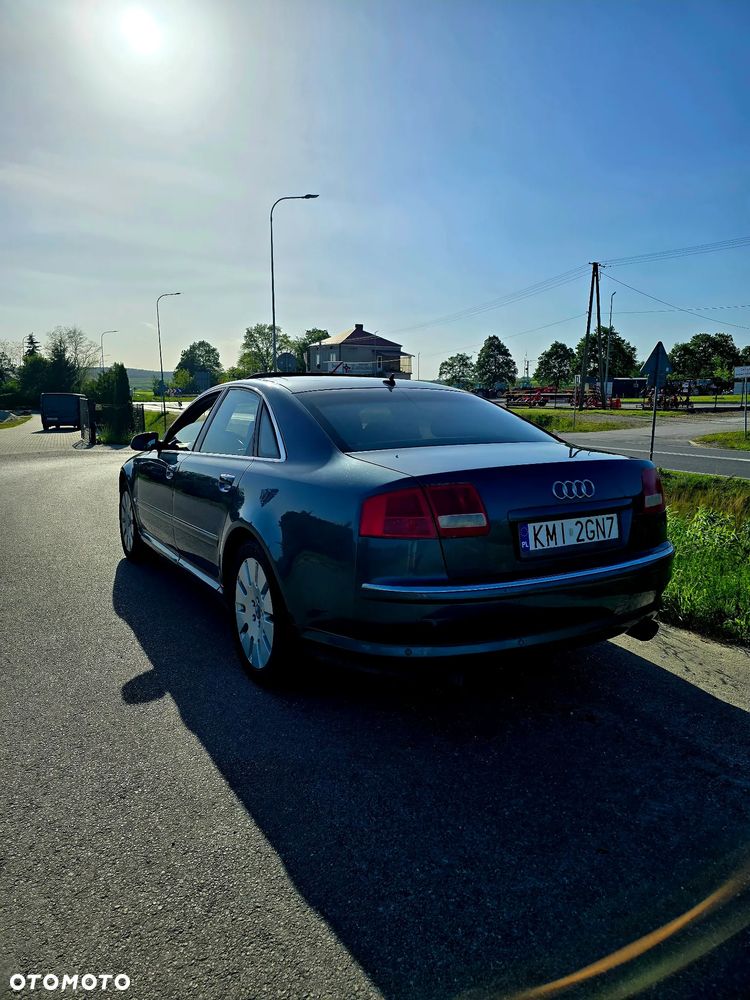 Audi A8 4.2 Quattro - 5