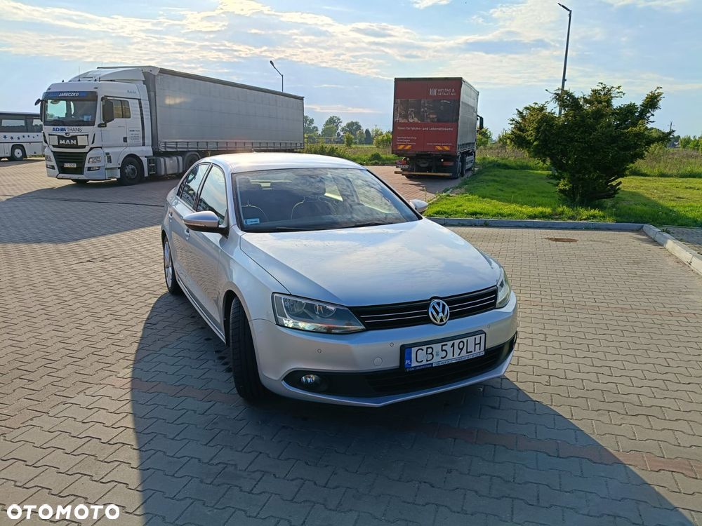 Volkswagen Jetta 1.2 TSI Comfortline - 2
