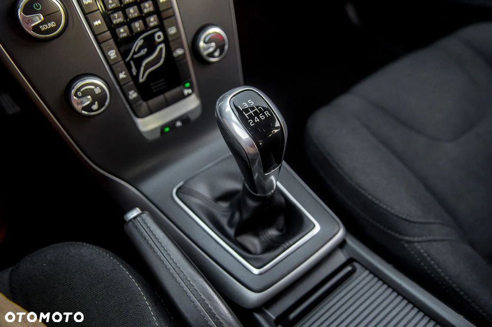 Volvo V40 D2 Momentum - 31