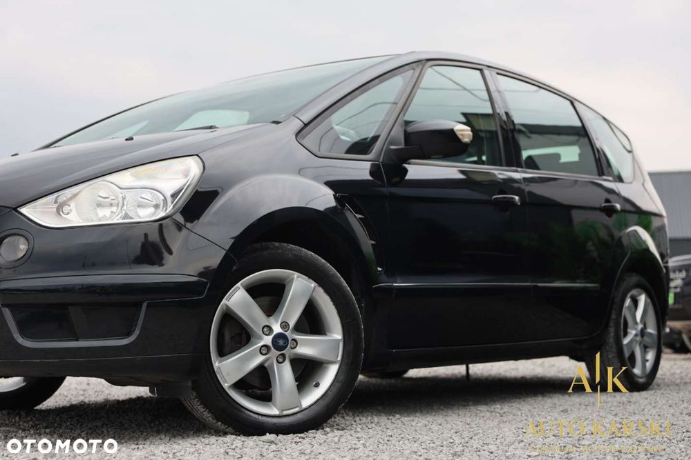 Ford S-Max - 11