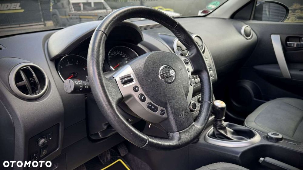 Nissan Qashqai - 35