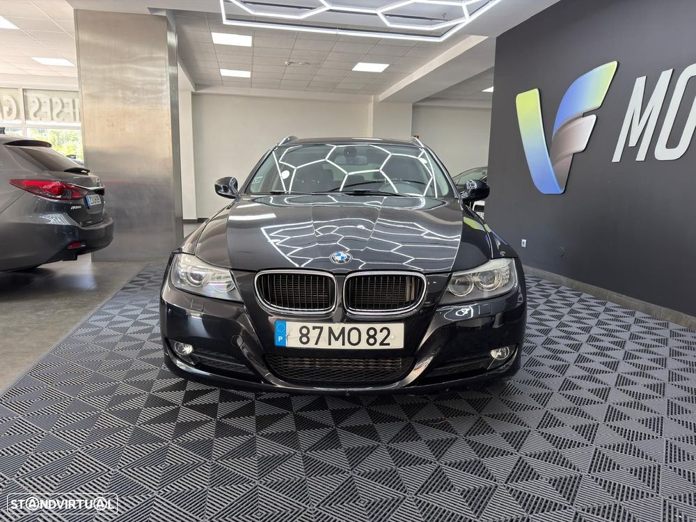 BMW 318 d Pack M - 4