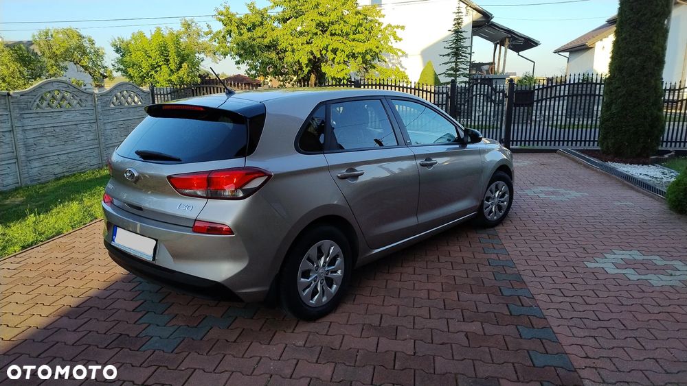 Hyundai i30 1.4 BlueDrive Go - 40
