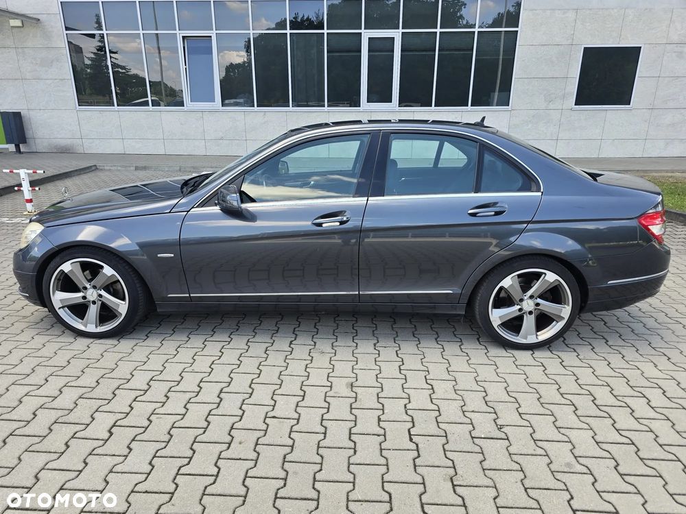 Mercedes-Benz Klasa C 250 CGI Automatik BlueEFFICIENCY Special Edition - 9