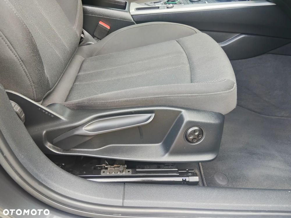 Audi A4 Avant 2.0 TDI S tronic design - 28