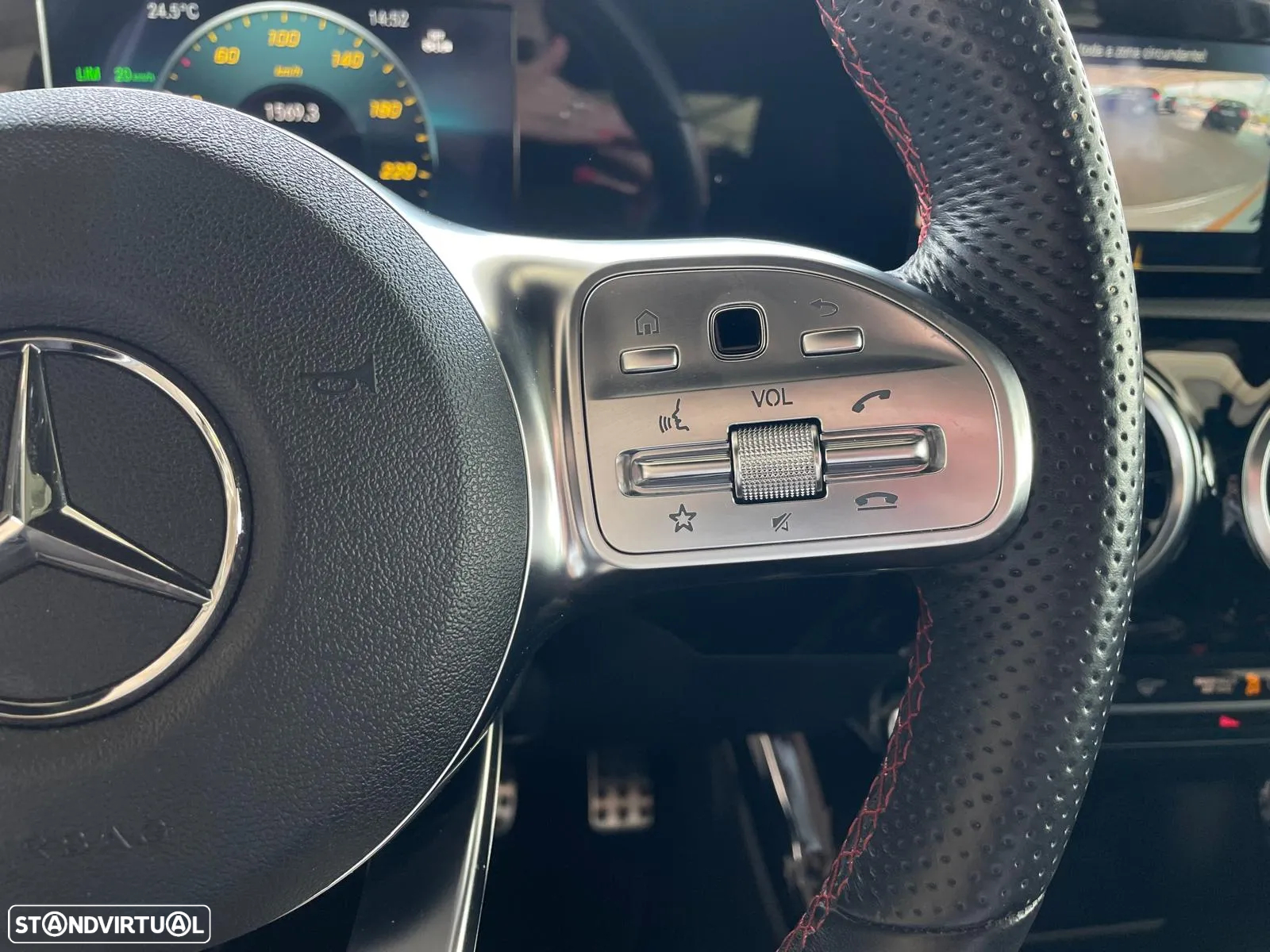 Mercedes-Benz A 180 d AMG Line - 31