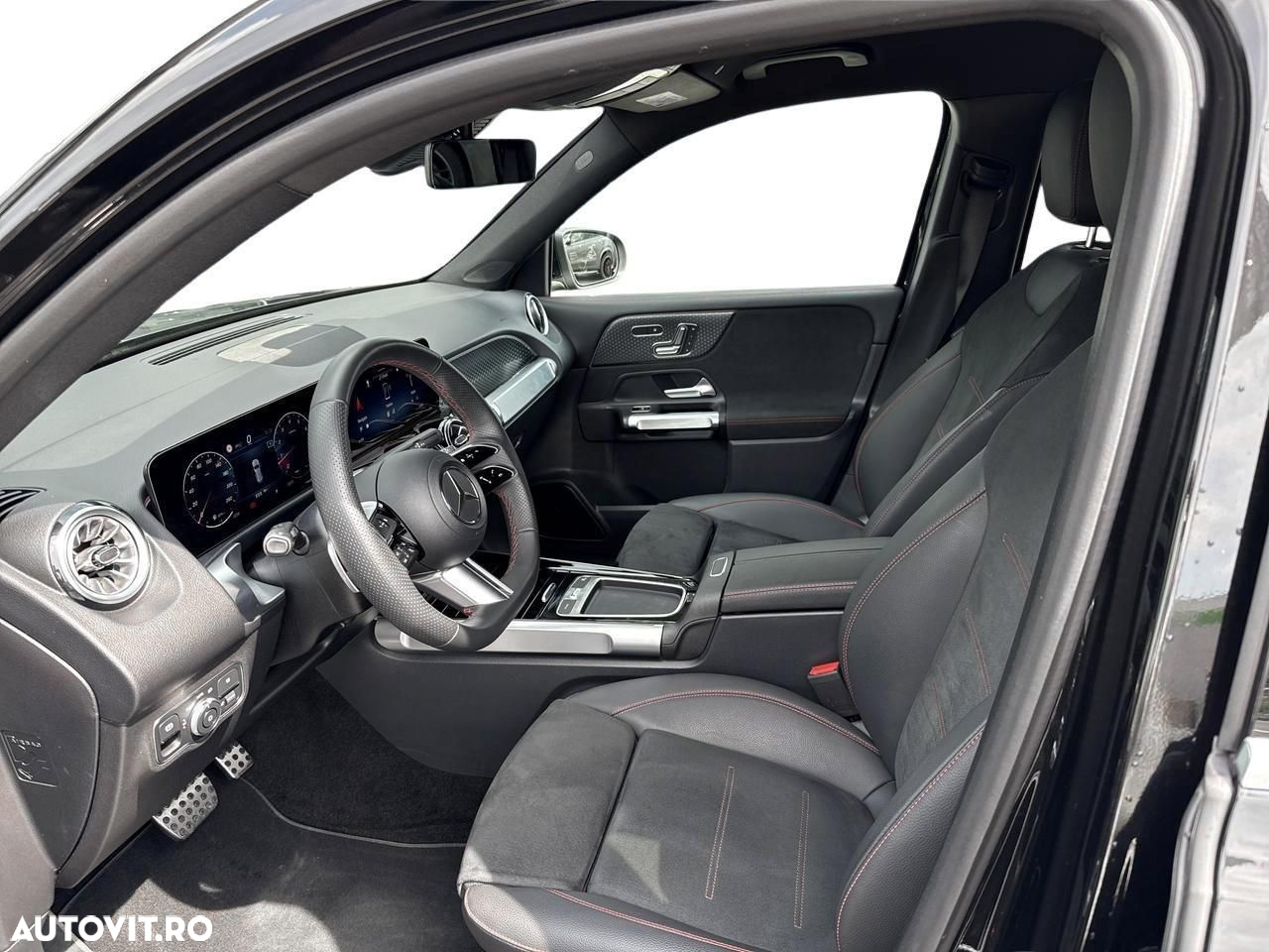 Mercedes-Benz GLB - 12
