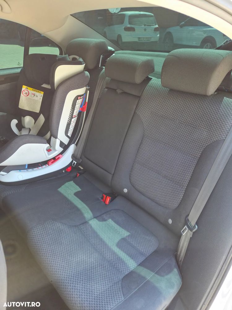 Volkswagen Jetta 2.0 TDI Comfortline - 14