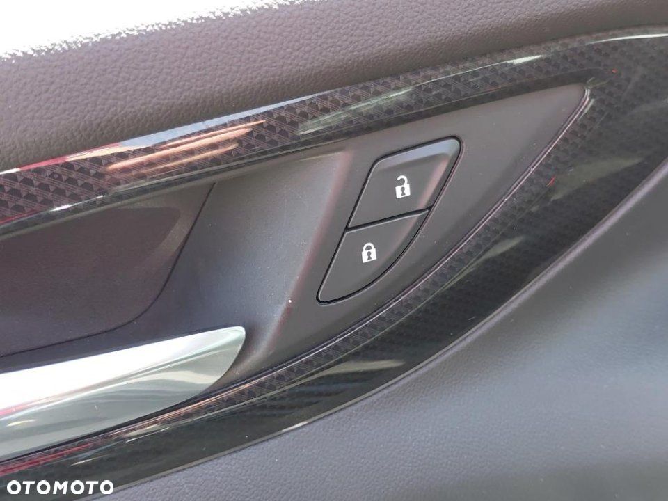 Opel Insignia - 10