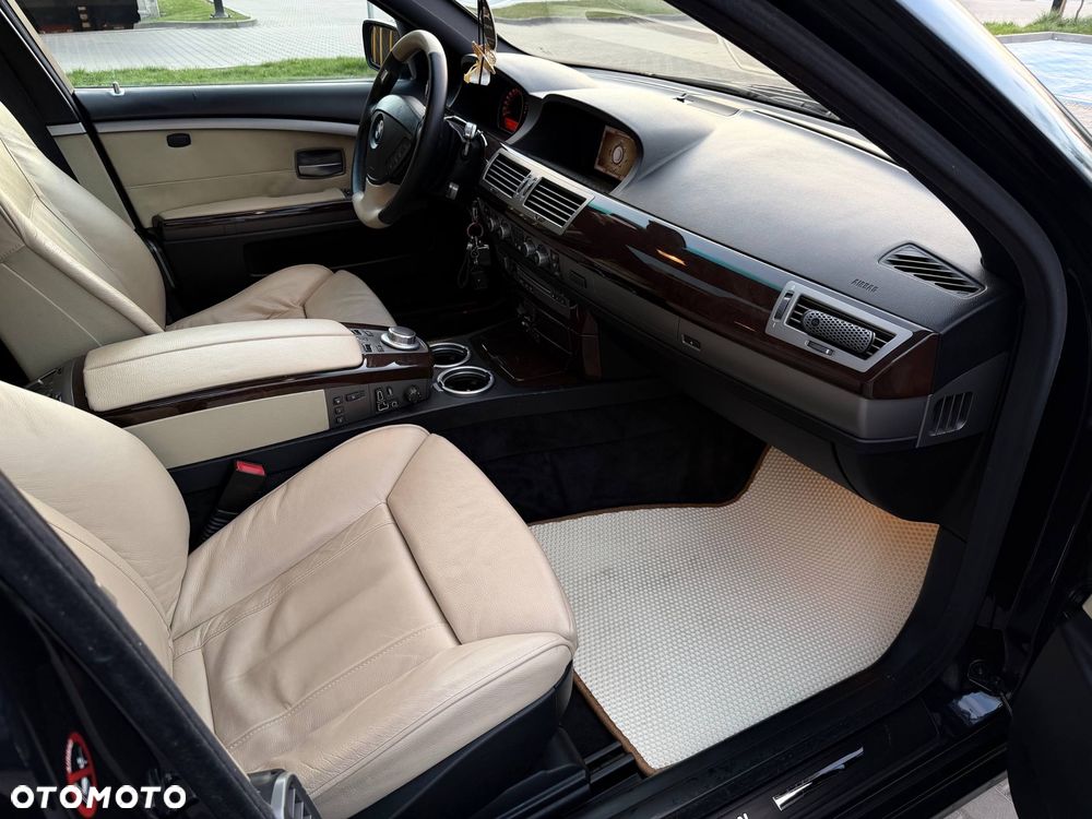 BMW Seria 7 - 12