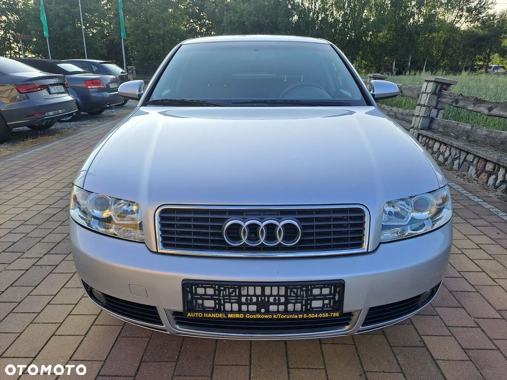 Audi A4 Limousine - 10