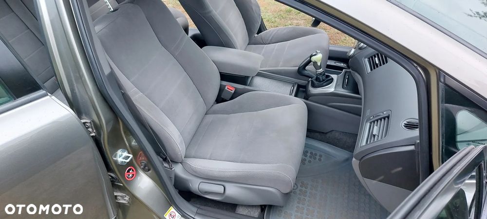 Honda Civic 1.8 Executive - 12