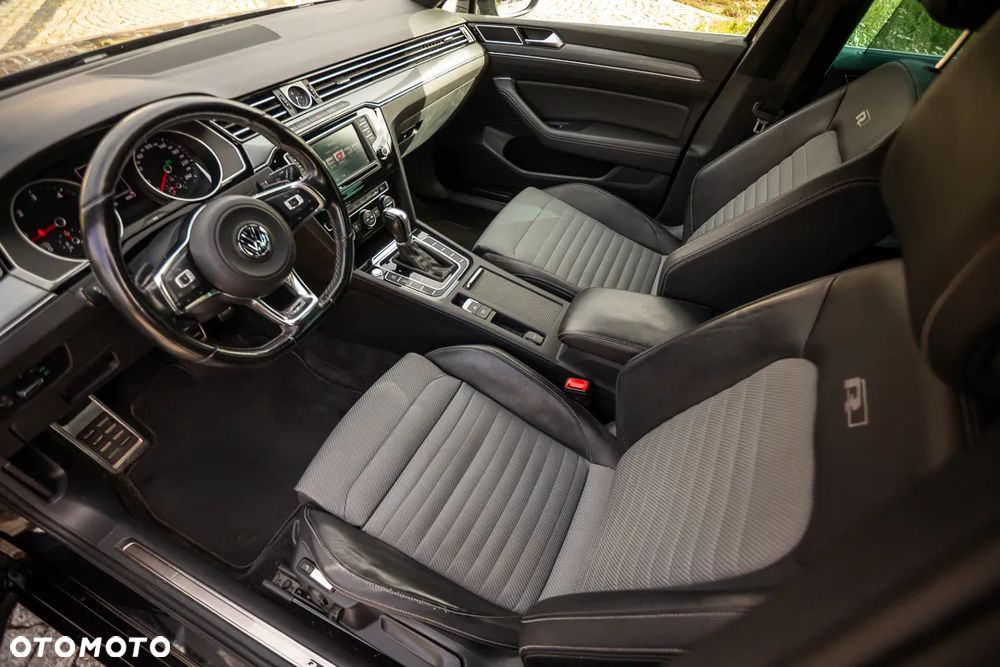 Volkswagen Passat Variant 2.0 TDI SCR DSG Highline - 16