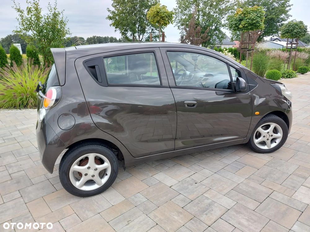 Chevrolet Spark 1.0 LS - 22