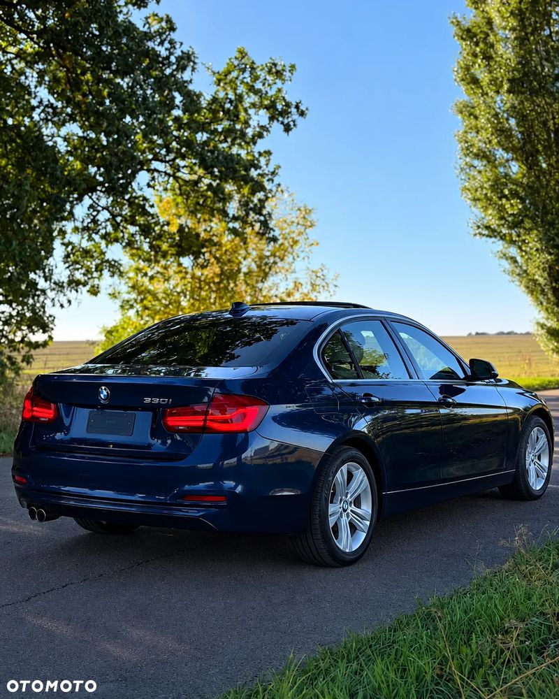BMW Seria 3 330i Luxury Line sport - 9