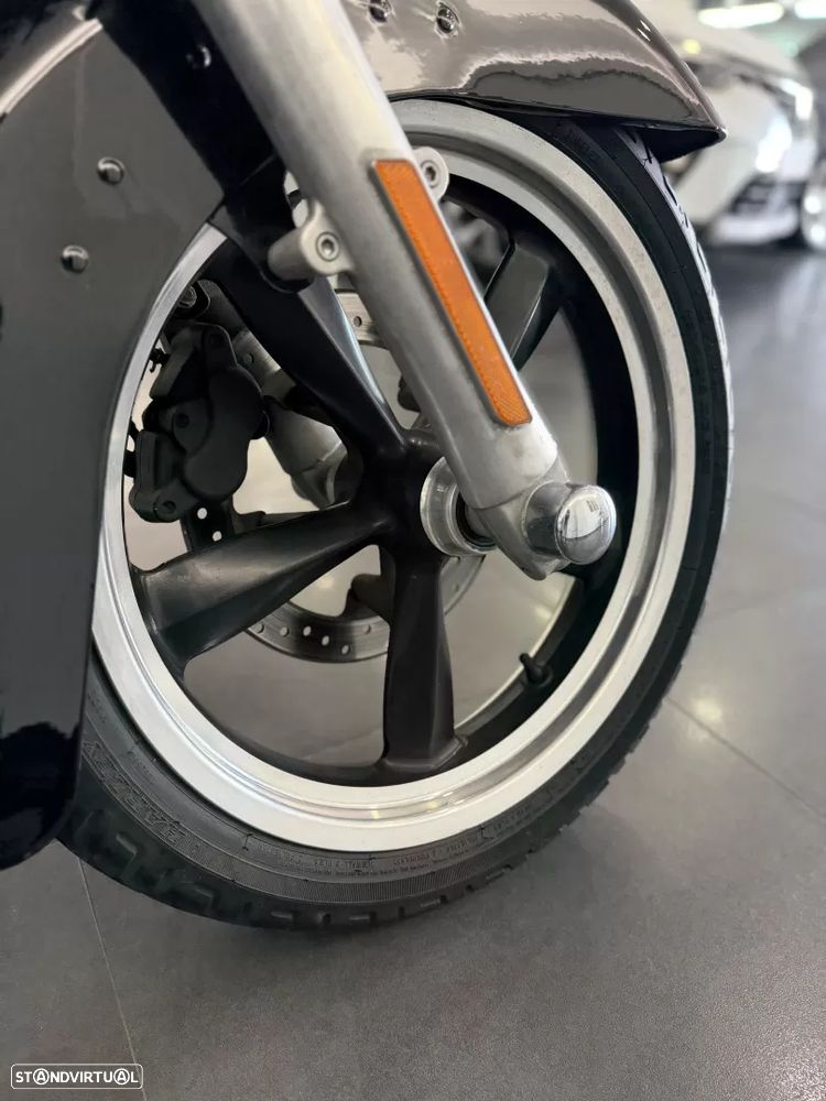 Harley-Davidson Dyna switchback - 5