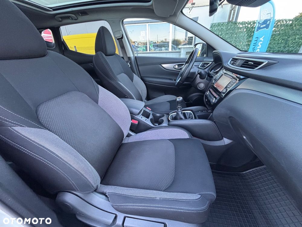 Nissan Qashqai - 25