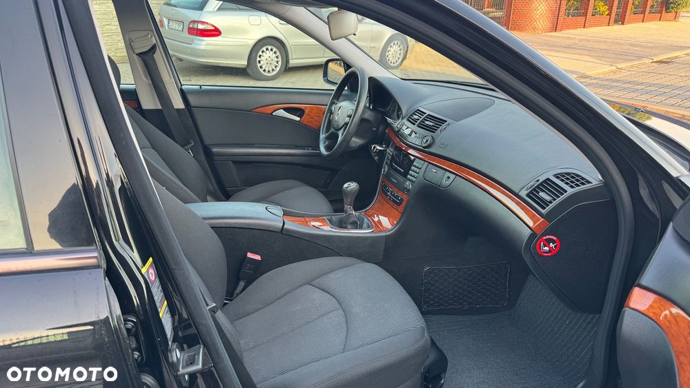 Mercedes-Benz Klasa E 200 Kompressor Elegance - 22