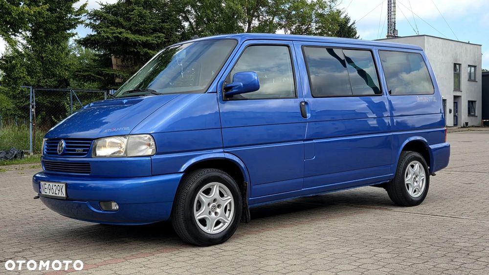 Volkswagen Multivan - 1