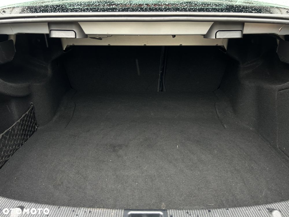 Mercedes-Benz Klasa C 180 BlueEFFICIENCY 7G-TRONIC Avantgarde - 31