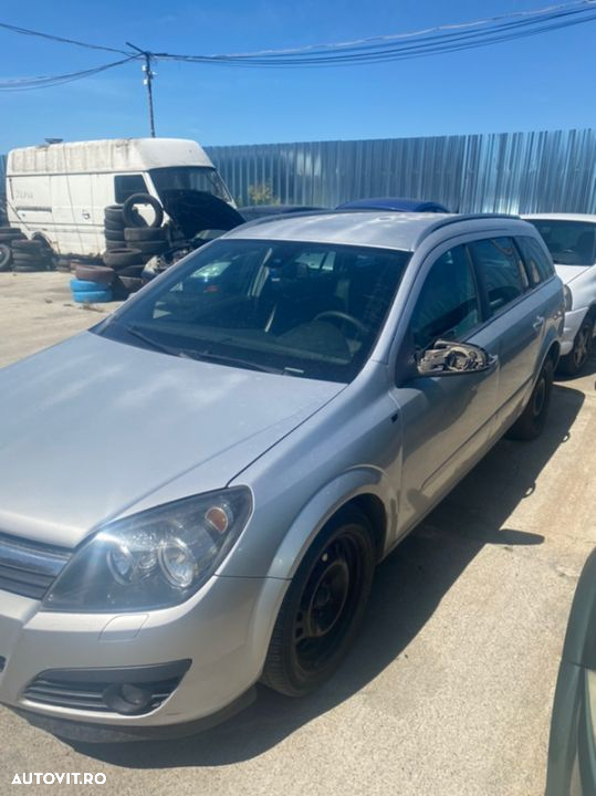 Dezmembrez Opel asta H - 3