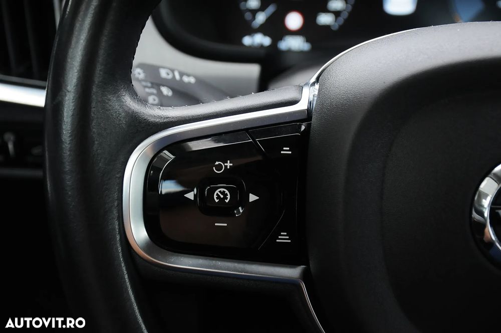 Volvo S90 T8 Twin Engine AWD Geartronic Momentum - 12
