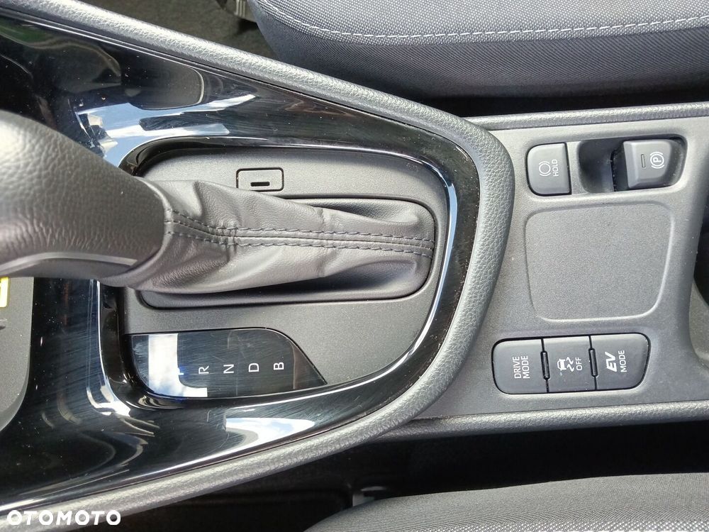 Toyota Yaris Hybrid 1.5 Style - 23