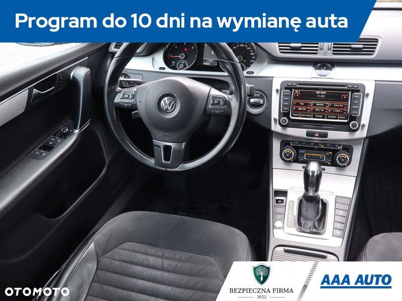 Volkswagen Passat - 8