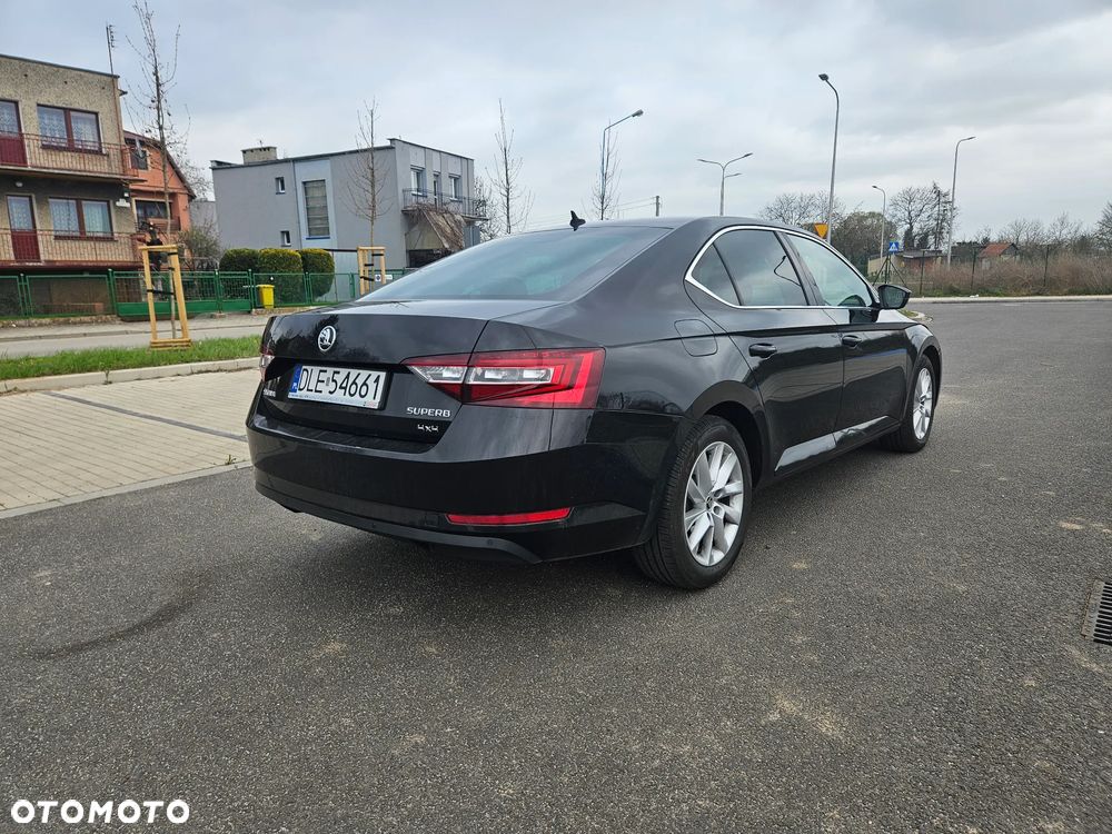 Skoda Superb 2.0 TDI 4x4 Ambition DSG - 2