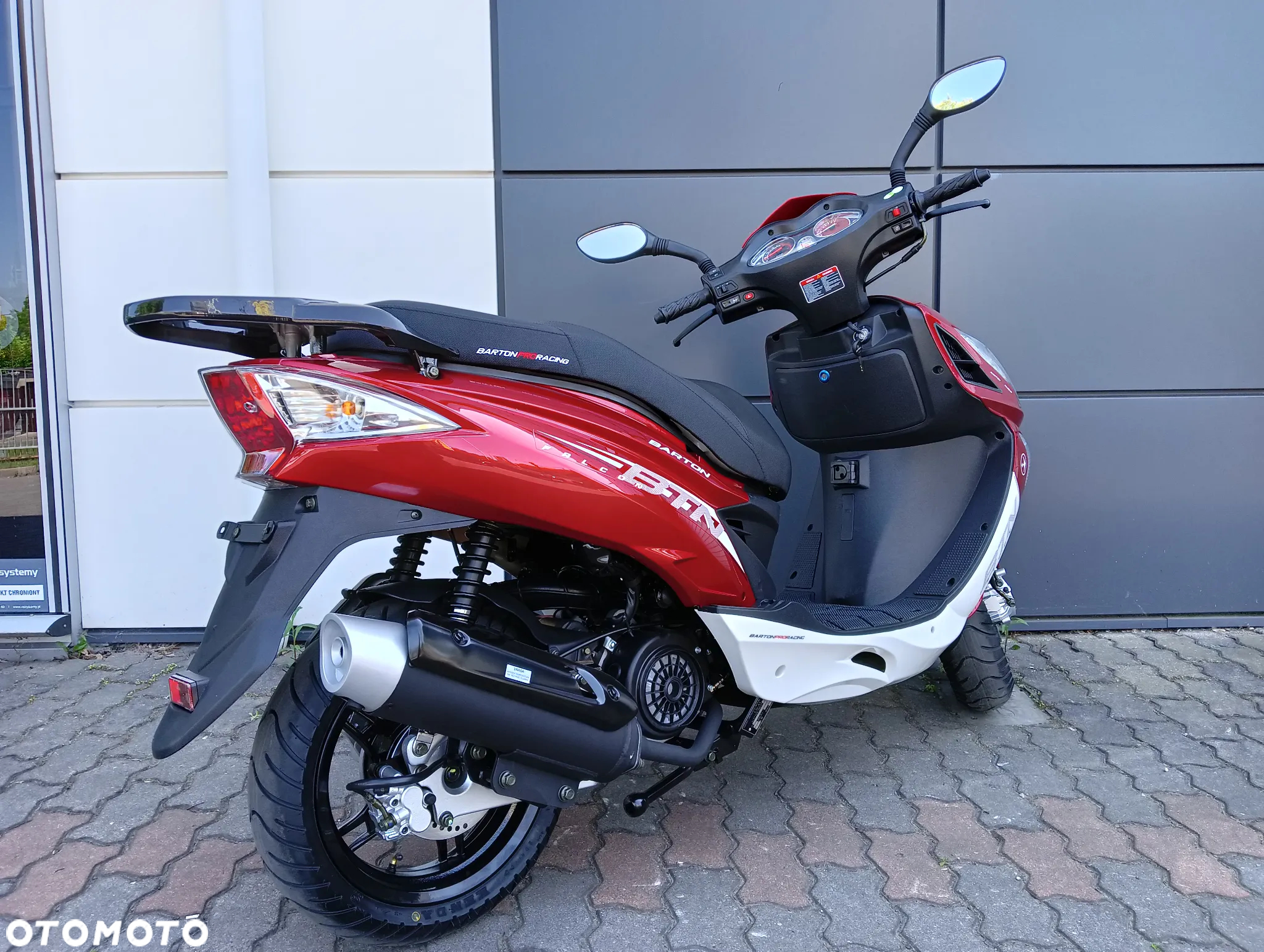 Barton Falcon - 4