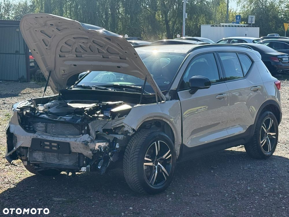 Volvo XC 40 B3 Plus Dark - 7