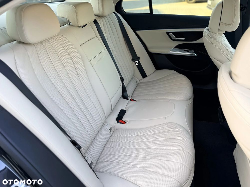 Mercedes-Benz Klasa E - 33