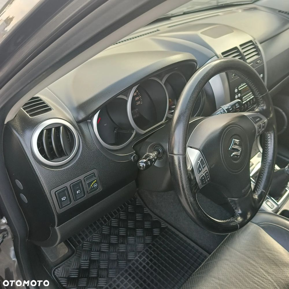 Suzuki Grand Vitara - 14