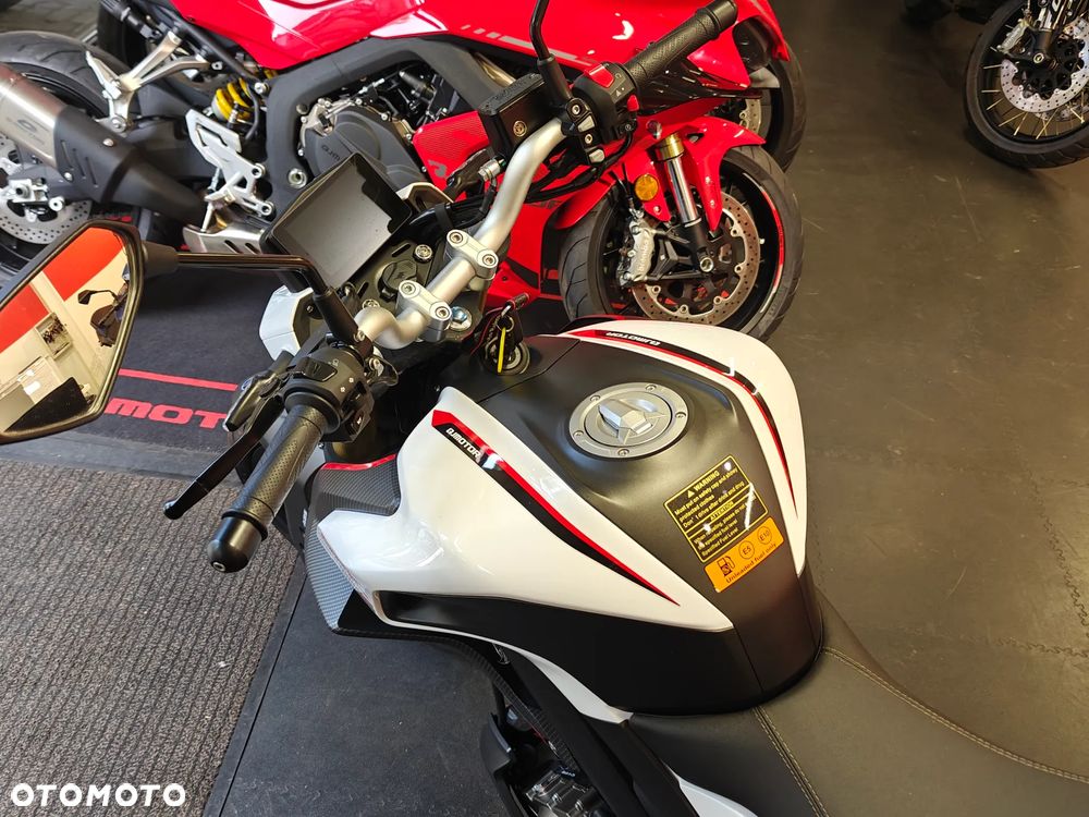 QJMOTOR SRK 125S - 9