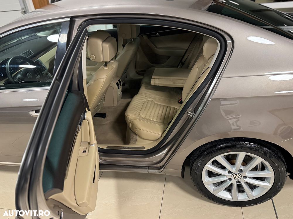 Volkswagen Passat 2.0 TDI Highline - 9
