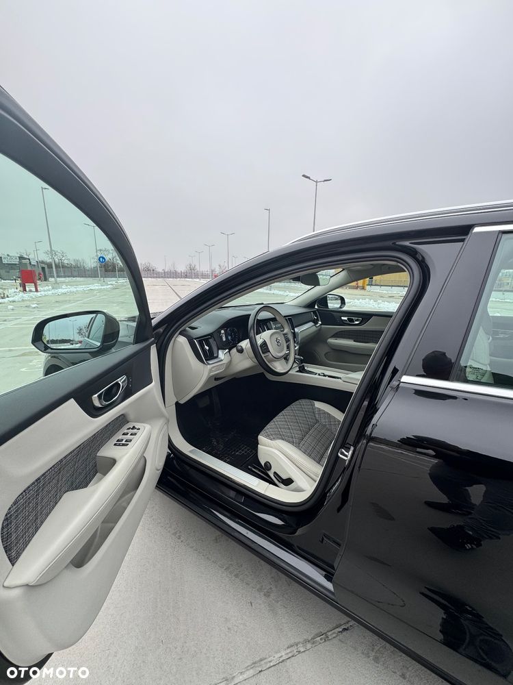 Volvo V60 D3 Momentum Pro - 20