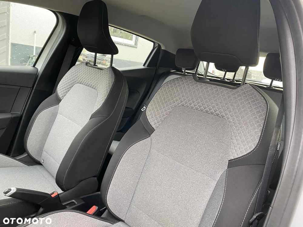 Renault Clio BLUE dCi 100 EVOLUTION - 9