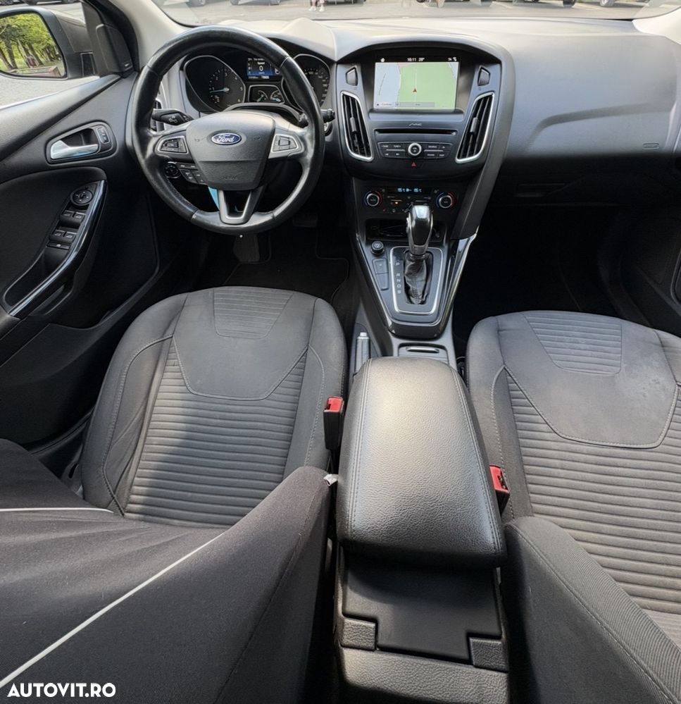 Ford Focus 1.5 TDCi Powershift Titanium - 5