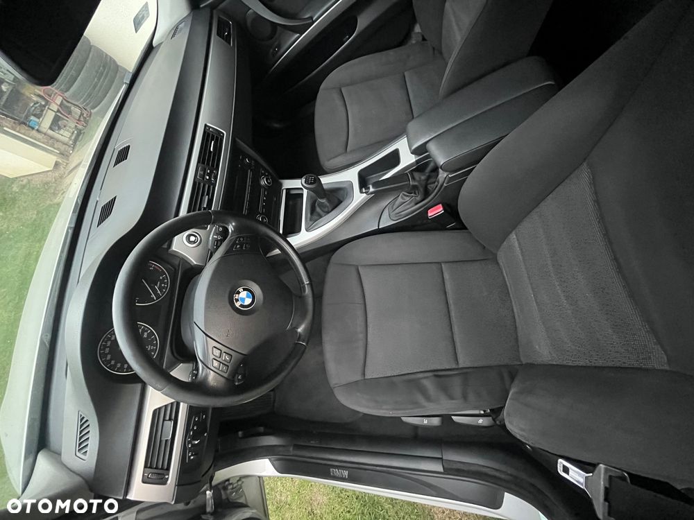 BMW Seria 3 318d - 13